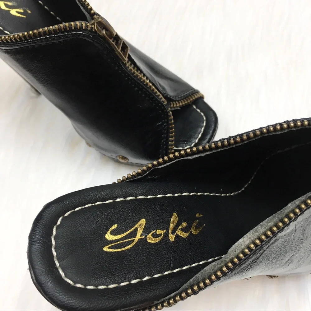 Yoki Sassy Black Platform Heels Zipper Detail 5.5 - Picture 4 of 8